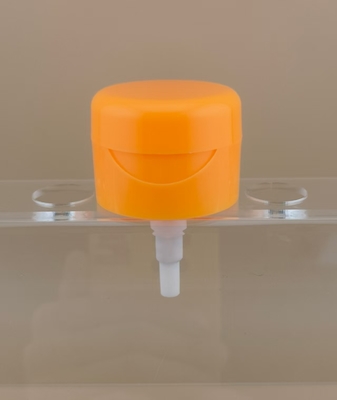 La pompe à ongles orange à l'intérieur du K801-2 pour le démaquillage des filles