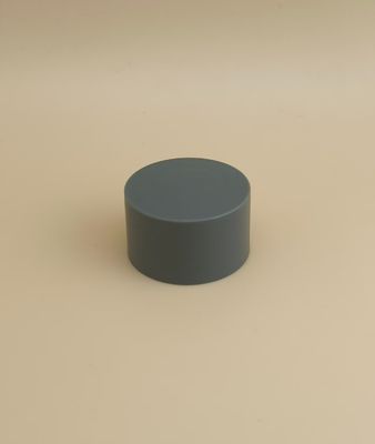 Bouchon mat lisse en plastique gris pour flacons cosmétiques