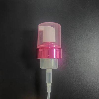 Pompe antigouttes de mousse de savon liquide de PE brillant du rose K515 avec le chapeau