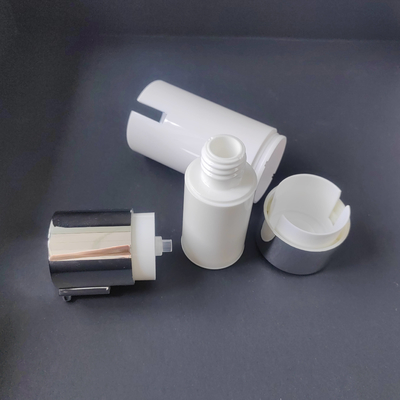 Bouteille sans air en plastique de pompe de pp polyvalente pour la crème COMME distributeur remplaçable