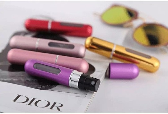 Marque facilité avec le pulvérisateur de pompe à parfum blanc Options d'impression personnalisées