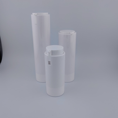 Bouteille de pompe sans air avec une surface brillante et une certification ISO