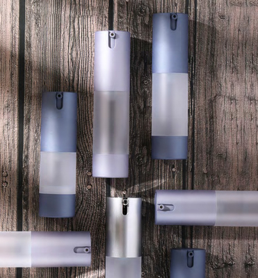 Bouteille de pompe sans air en plastique en PP cylindrique de 10 ml, 15 ml, 20 ml et 30 ml avec pompe à lotion