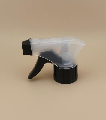 K101-4 Pulvérisateur de pompe à déclenchement en plastique en PP pour coiffure en blanc clair et noir