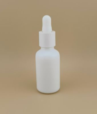 Conception délicate Bouteille goutteuse blanche et ronde pour les soins de la peau