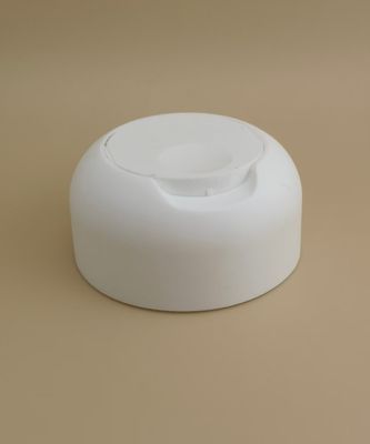 Couvercle à pression vers le bas en plastique blanc lisse mat pour bouteilles de shampooing