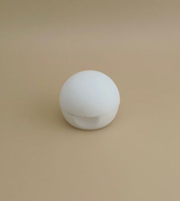 Couvercle sphérique mat et lisse en plastique blanc pour bouteilles cosmétiques