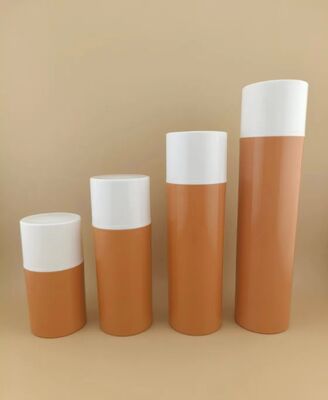 Bouteille en plastique portable brune sans air et confort de voyage avec couverture blanche