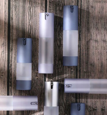 comme bouteille à pompe sans air en plastique pour l'emballage cosmétique