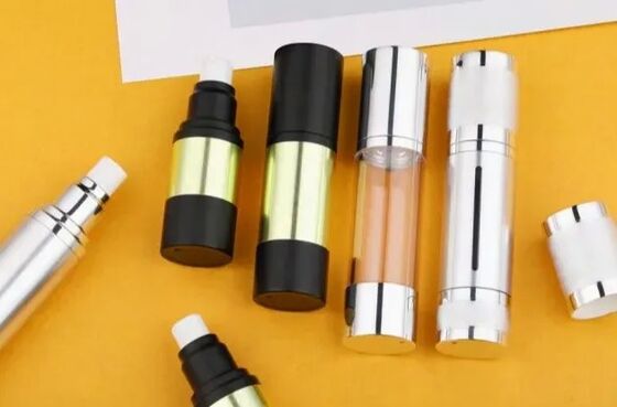 Bouteille sans air sous vide en plastique cosmétique pour lotion de sérum crème de soin de la peau