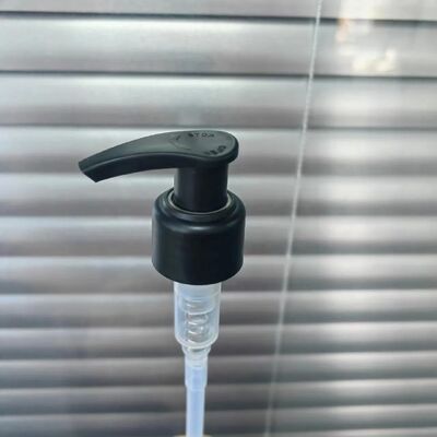 Livraison rapide pompe à lotion noire mat pompe à lotion cosmétique avec logo personnalisé