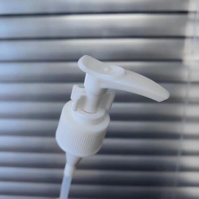 Pompe à Lotion personnalisée 24/410, Clip de verrouillage, distributeur de lotion en plastique de couleur blanche, pompes à Lotion pour shampoing et savon liquide