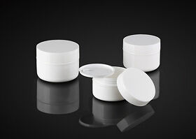 une série d'emballages cosmétiques de lotions pour la peau et de crème pour le visage