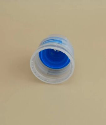 Joli design, bouchon rond en plastique transparent et nervuré pour flacons de soins de la peau