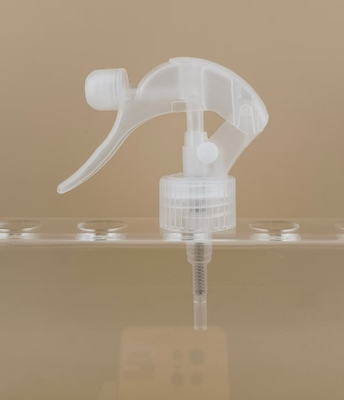 L'équipement est équipé d'un appareil de nettoyage en plastique en PP clair, un mini pulvérisateur de déclenchement K604-1 pour le nettoyage domestique, CRC Possible