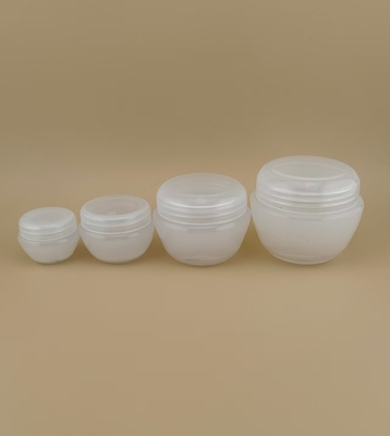 Bouteille de crème en plastique transparent avec couvercle à vis pour les soins de la peau