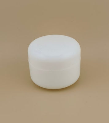 Pot à crème en plastique pour soins de la peau féminins certifié blanc avec couvercle à vis