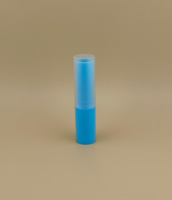 Emballage de baume à lèvres bleu petit avec couvercle à nervures clair pour les rouges à lèvres